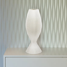 Laden Sie das Bild in den Galerie-Viewer, Diamant Tischleuchte 33 Silk