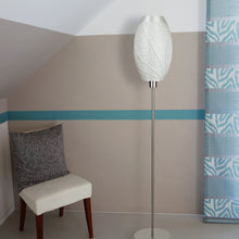 Laden Sie das Bild in den Galerie-Viewer, Flora Stehleuchte 40 Silk